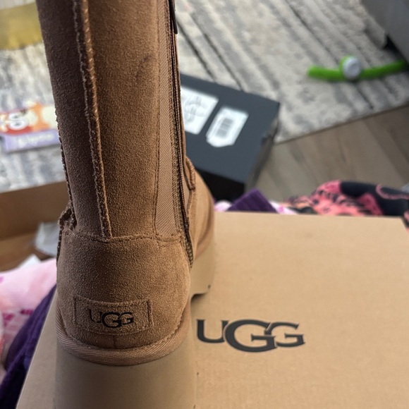 UGG Women's Chestnut Platform Boots - Picture 2 of 5